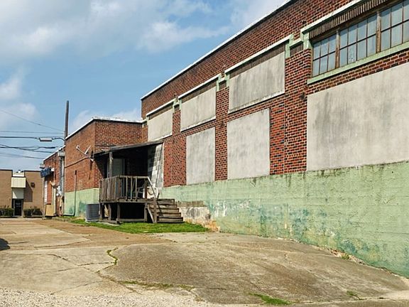 4th image of 201 San Augustine St