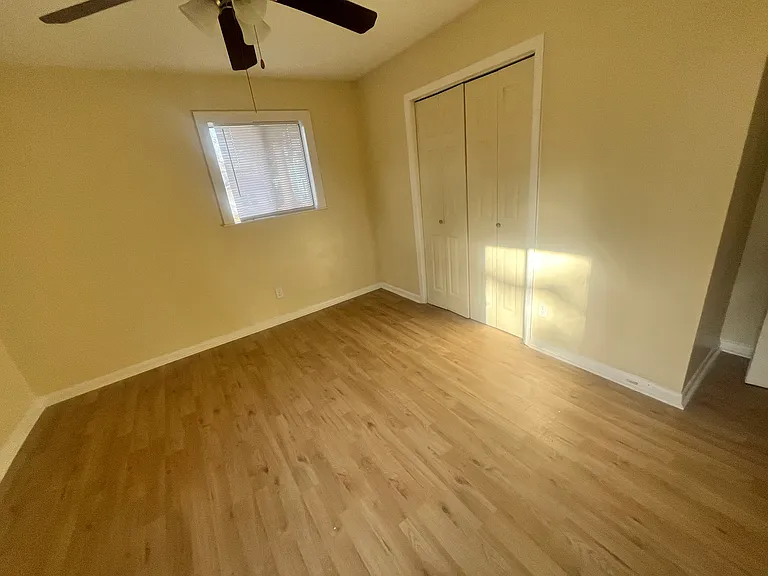 1886 Phillips Ave #B — Photo 12
