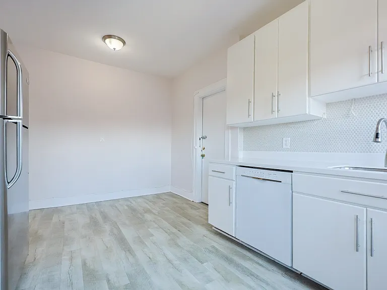 857 Beacon St — Photo 18