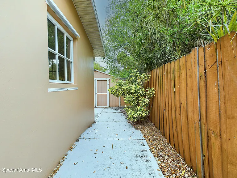 1202 Yacht Club Blvd — Photo 25