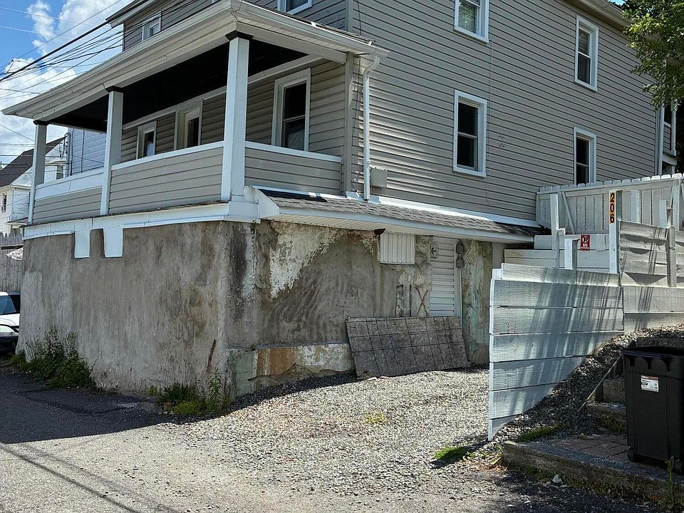 1st image of 206 Crown Ave