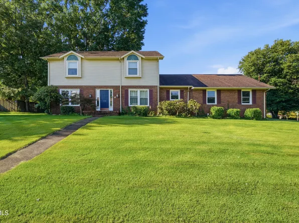 208 Coralwood Dr, Kingsport, TN 37663