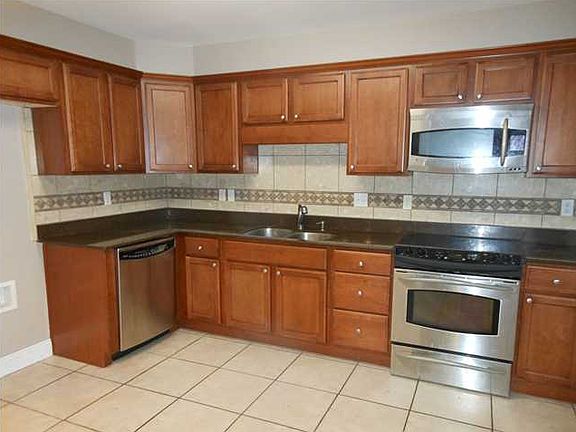 5th image of 3415 Edinborough Ct