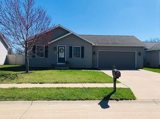 1817 13th St, Silvis, IL 61282