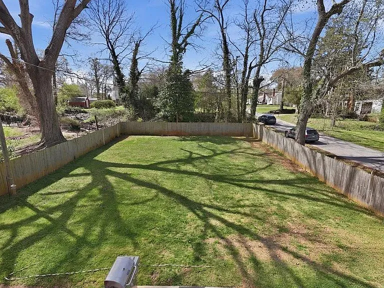 833 N Franklin Rd — Photo 14