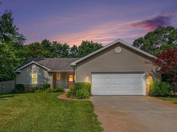 69862 Roy Dr, Edwardsburg, MI 49112