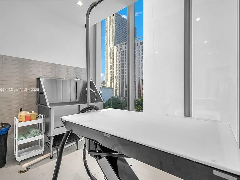 700 NE 24th St #2603 — Photo 37