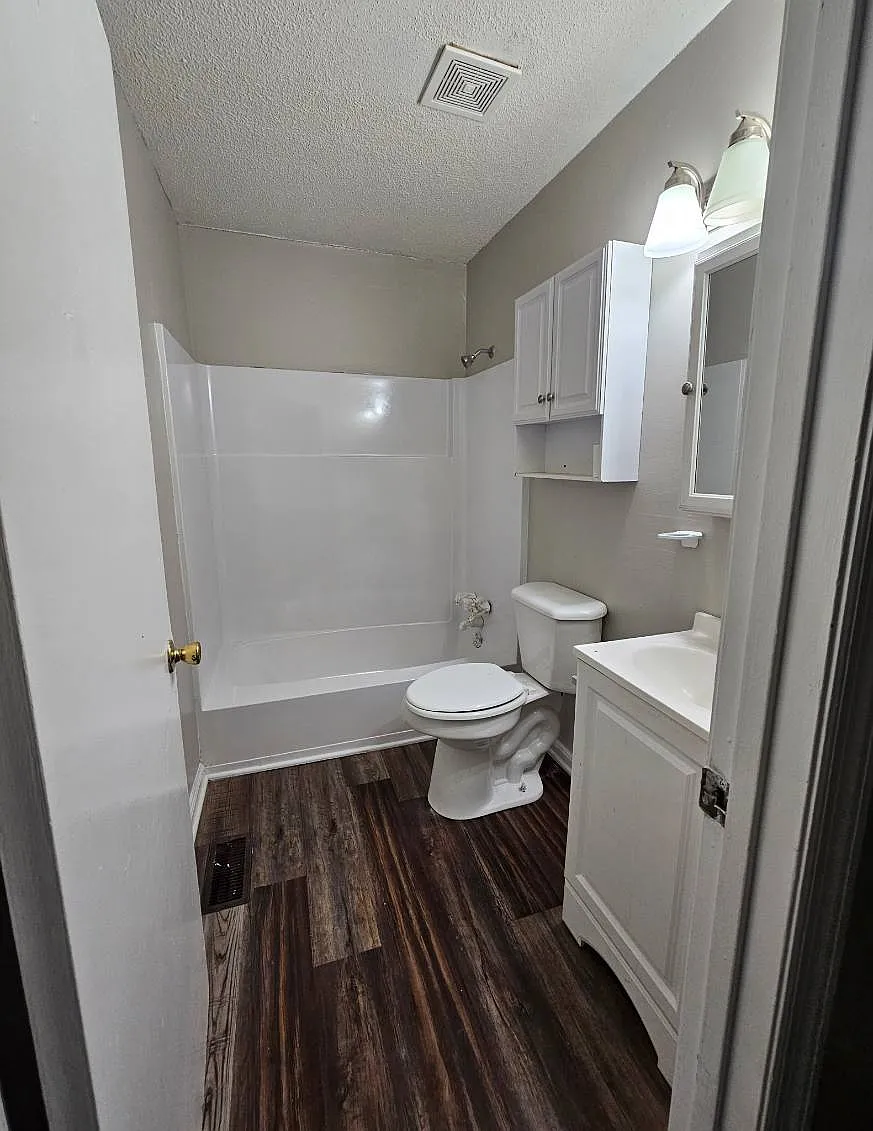 2 bed, 1029 sqft, $1,150 — Photo 2