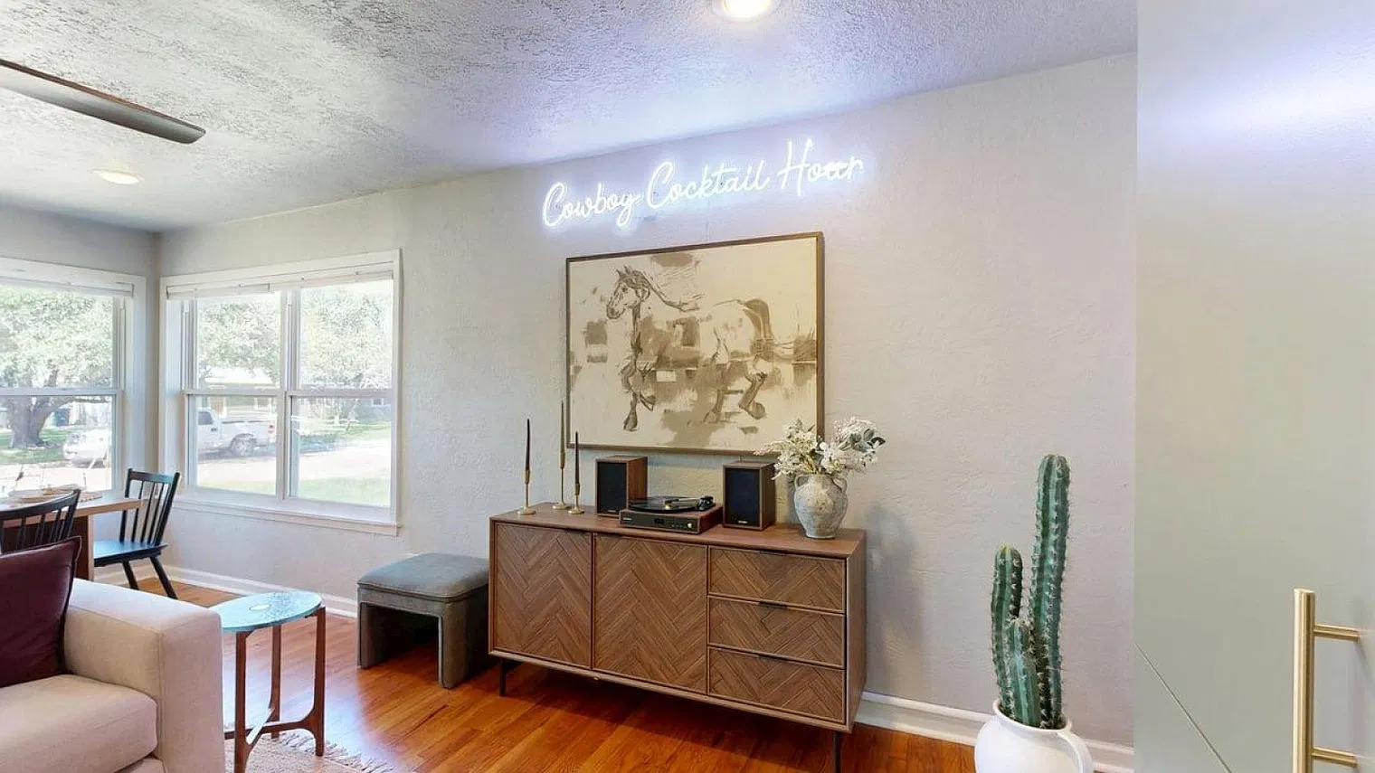 3 bed, 2.0 bath, $9,915 — Photo 3