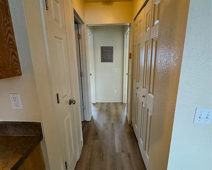 519 E 11th Ave — Photo 3