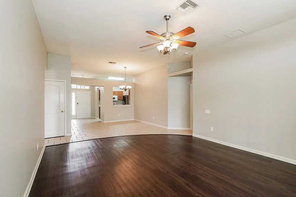 4 bed, 2.0 bath, 1665 sqft, $2,140 — Photo 4