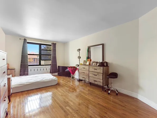 150 West End Avenue image 1 of 7