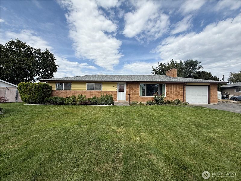 2nd image of 3903 W Nixon Street