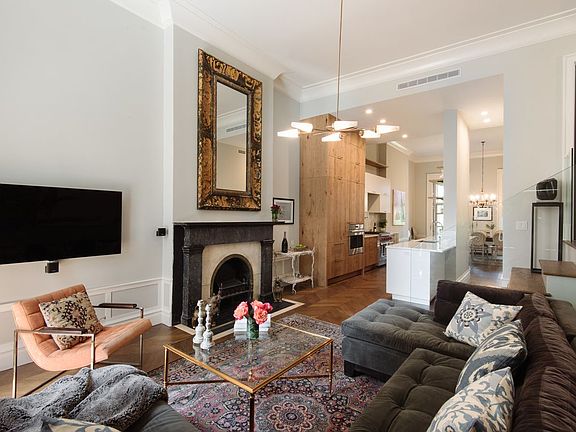 3rd image of 13 E 9th St APT 1
