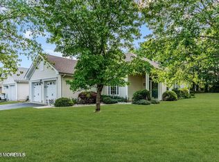 1 Golden Seasons Dr, Lakewood, NJ 08701