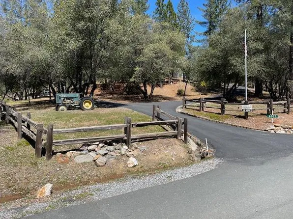 8007 Lakeside Dr, Mountain Ranch, CA 95246