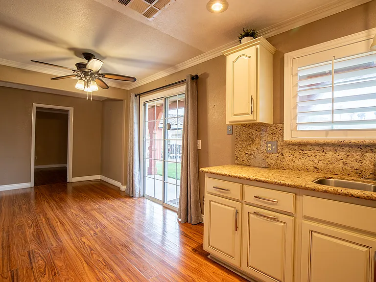 1714 Elena Dr — Photo 15