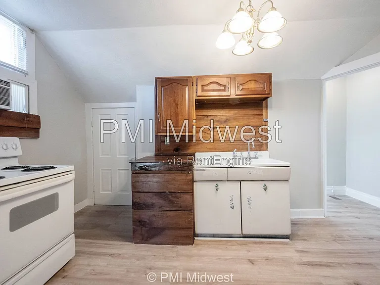 156 W Main St #C — Photo 11