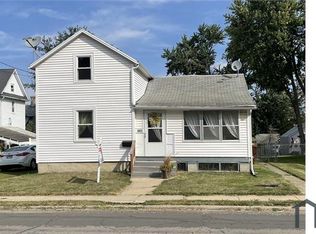 116 W Empire St, Freeport, IL 61032