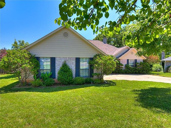 3rd image of 2307 Brandeis Ct