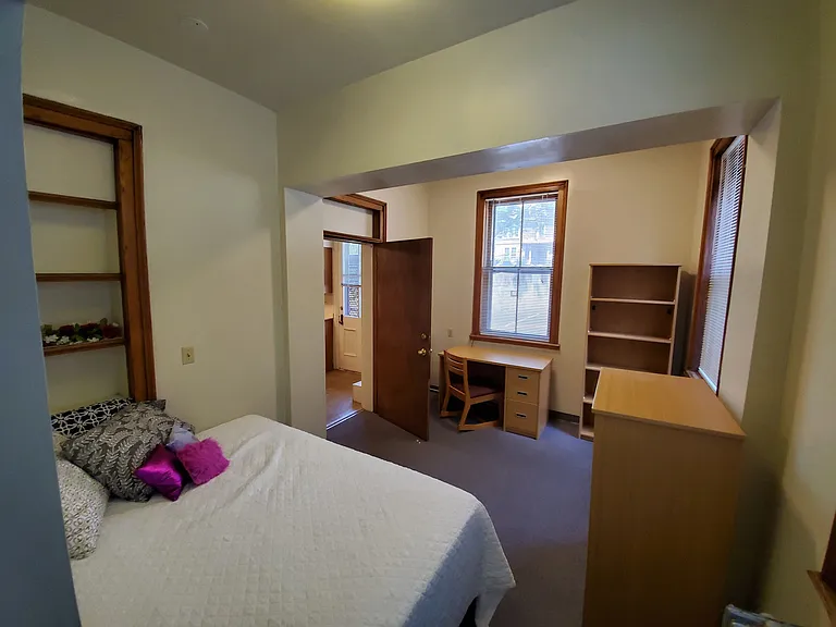 705 E Buffalo St — Photo 21