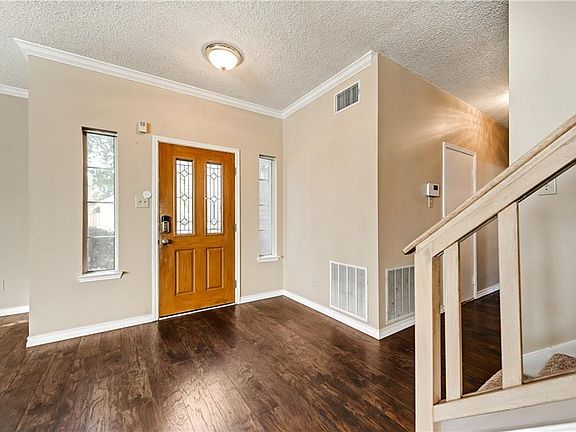 5th image of 6109 Hedgeapple Ct