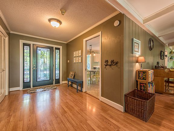 3rd image of 169 Deerwood Ln
