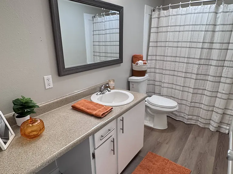 Somerset West Apartments — Photo 6