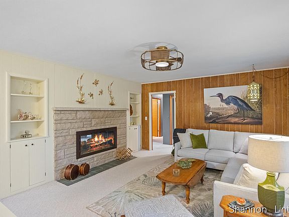 4th image of 346 Orchard View Dr