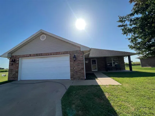 903 N 11th St, Tonkawa, OK 74653