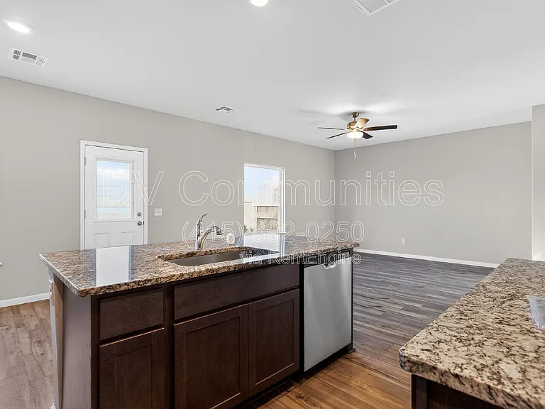 1712 Amaranth Ln — Photo 12