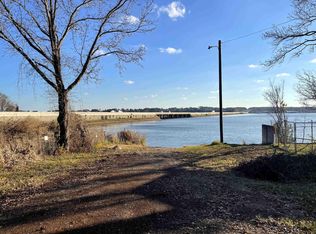 22240 Lakewood Dr, Frankston, TX 75763