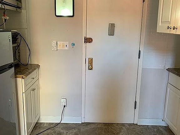 4th image of 140 W 69th St Unit 4-6B