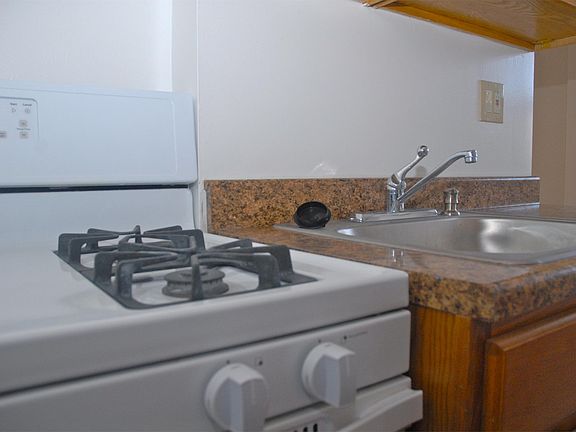 3rd image of 1130 Parker St APT 103