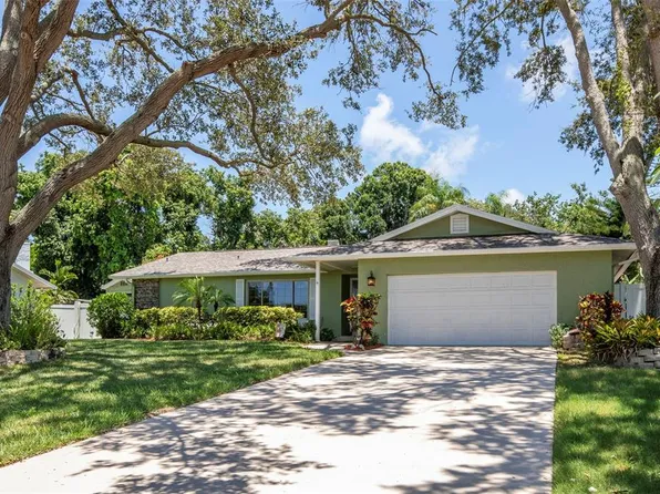 8135 Bayshore Dr, Seminole, FL 33776