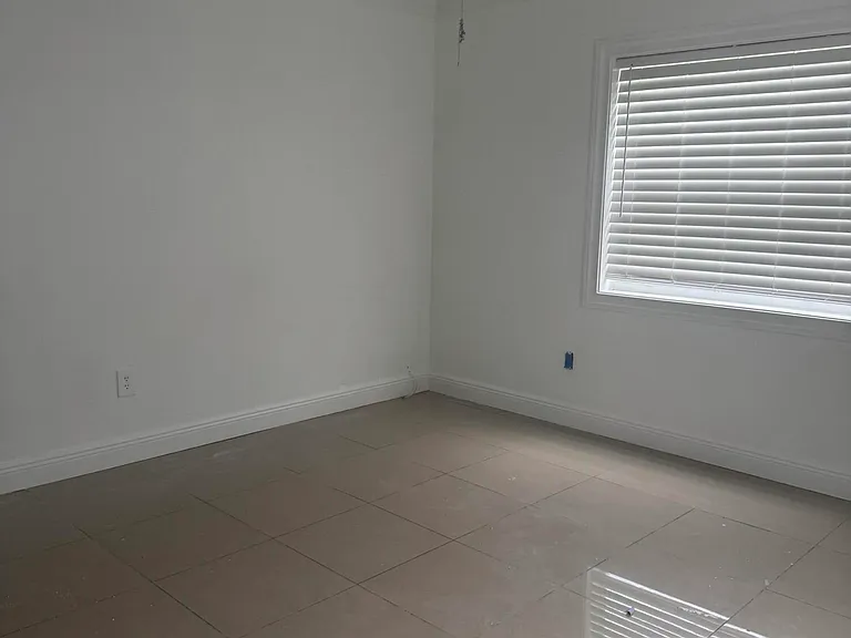 905 S L St — Photo 9