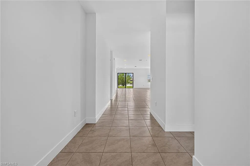4 bed, 3.0 bath, 2256 sqft, $2,995 — Photo 4