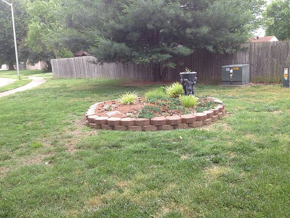 3rd image of 2142 Lovell Dr