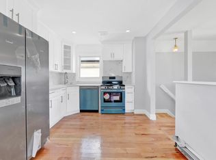 13703 256th St, Rosedale, NY 11422