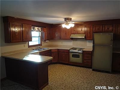 2nd image of 110 Whiskwood Ln