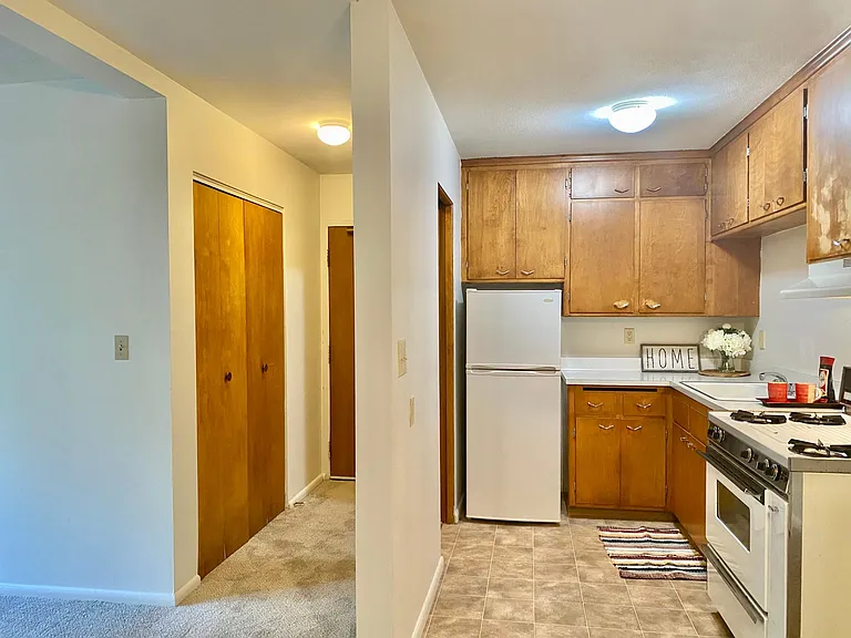 2020 Pillsbury Ave S #205 — Photo 3