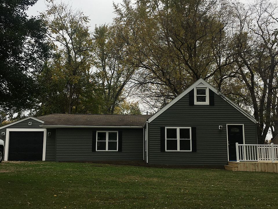 1st image of 905 Halcyon Dr