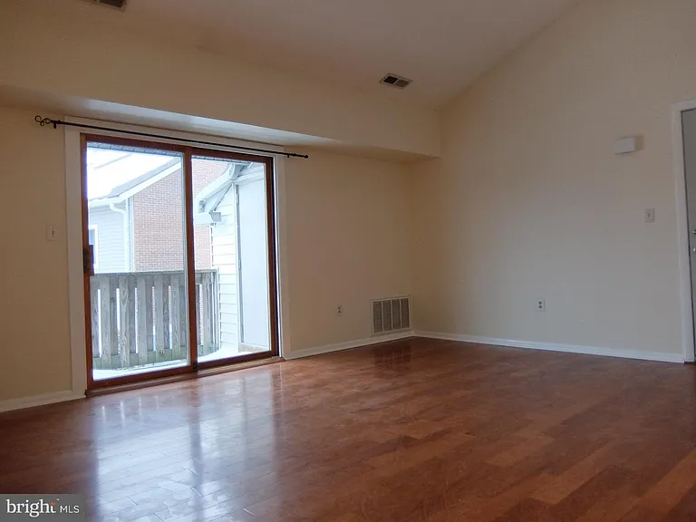 4906 Ravens Crest Dr — Photo 12
