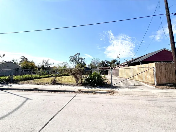 7511 Hirsch Rd, Houston, TX 77016