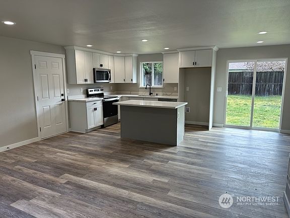 4th image of 11651 Elder Avenue SW
