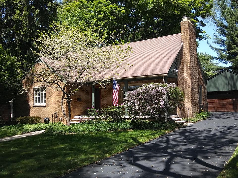 341 Wimbleton Drive, Birmingham MI 
Four bedroom, two full bath home across from Poppleton Park