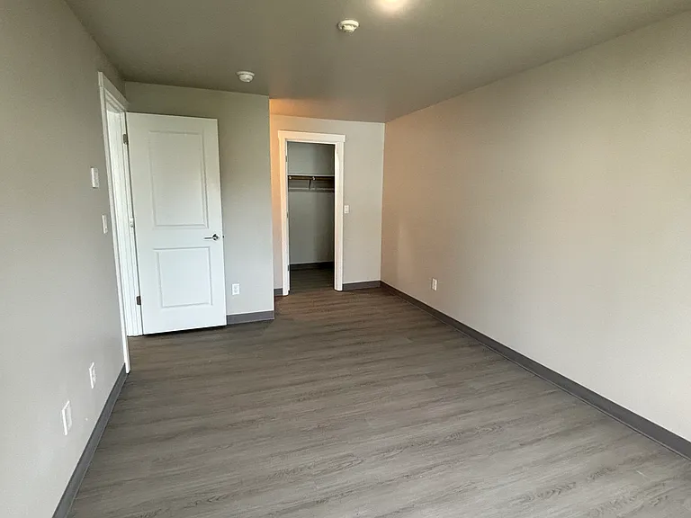 Chambers Crest Apartments — Photo 63