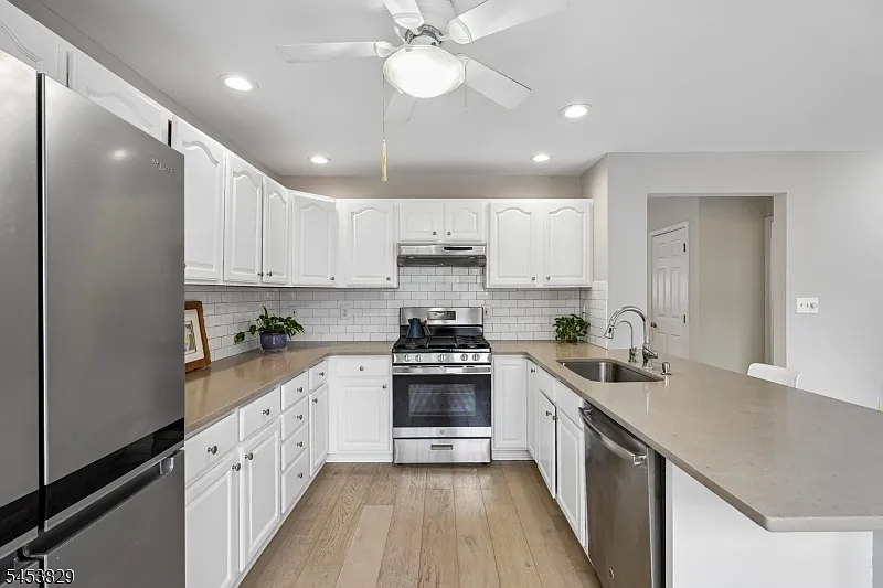 2 bed, 2.5 bath, $3,900 — Photo 3
