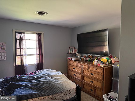 5th image of 14854 Sherwood Dr