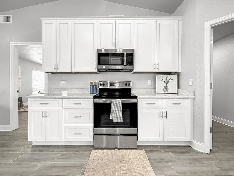 685 Berkley Pointe Dr — Photo 8